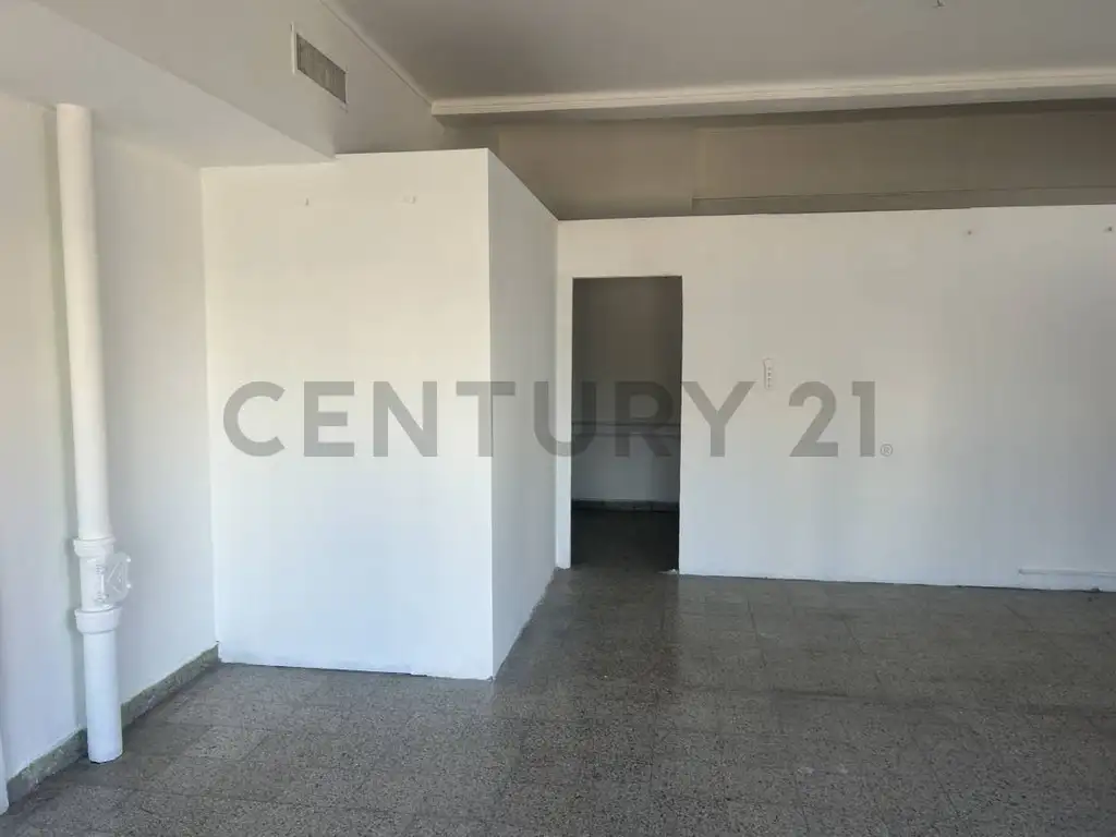 Foto de ALQUILER LOCAL COMERCIAL 44 ESQ 139, imagen 2