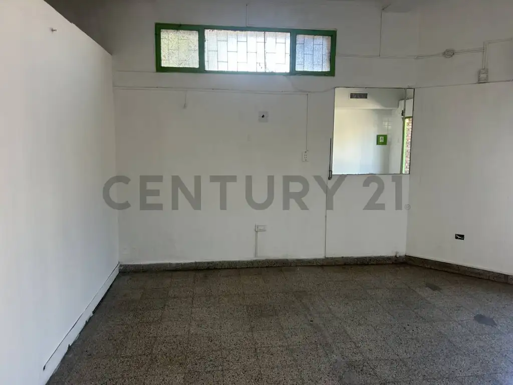 Foto de ALQUILER LOCAL COMERCIAL 44 ESQ 139, imagen 4