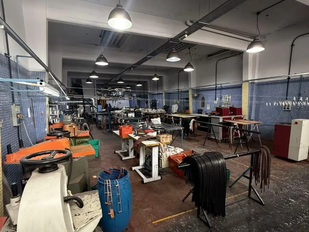 Foto de Fábrica / Galpón de 590 m² en Alquiler - Mataderos, imagen 5