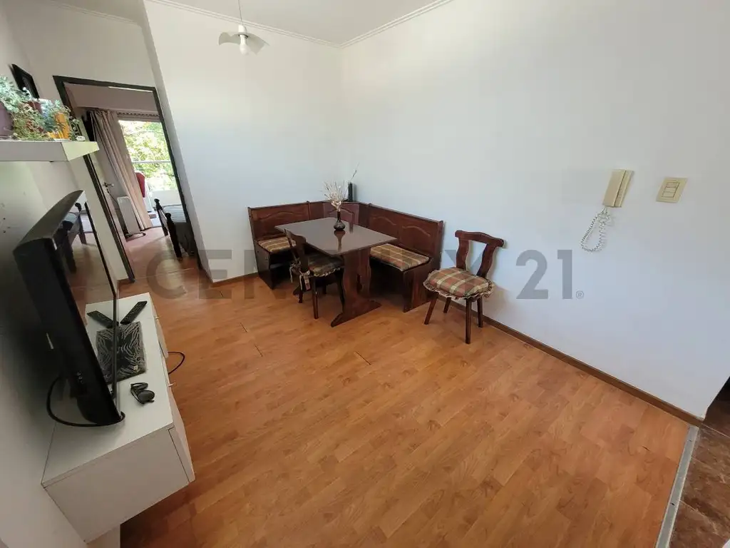 Foto de Departamento de 1 Dormitorio con Cochera en Alquiler, imagen 2