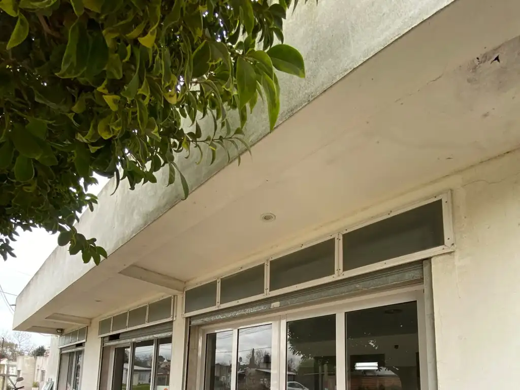 Foto de 204 ENTRE 46 Y 47 ALQUILER LOCAL, imagen 2