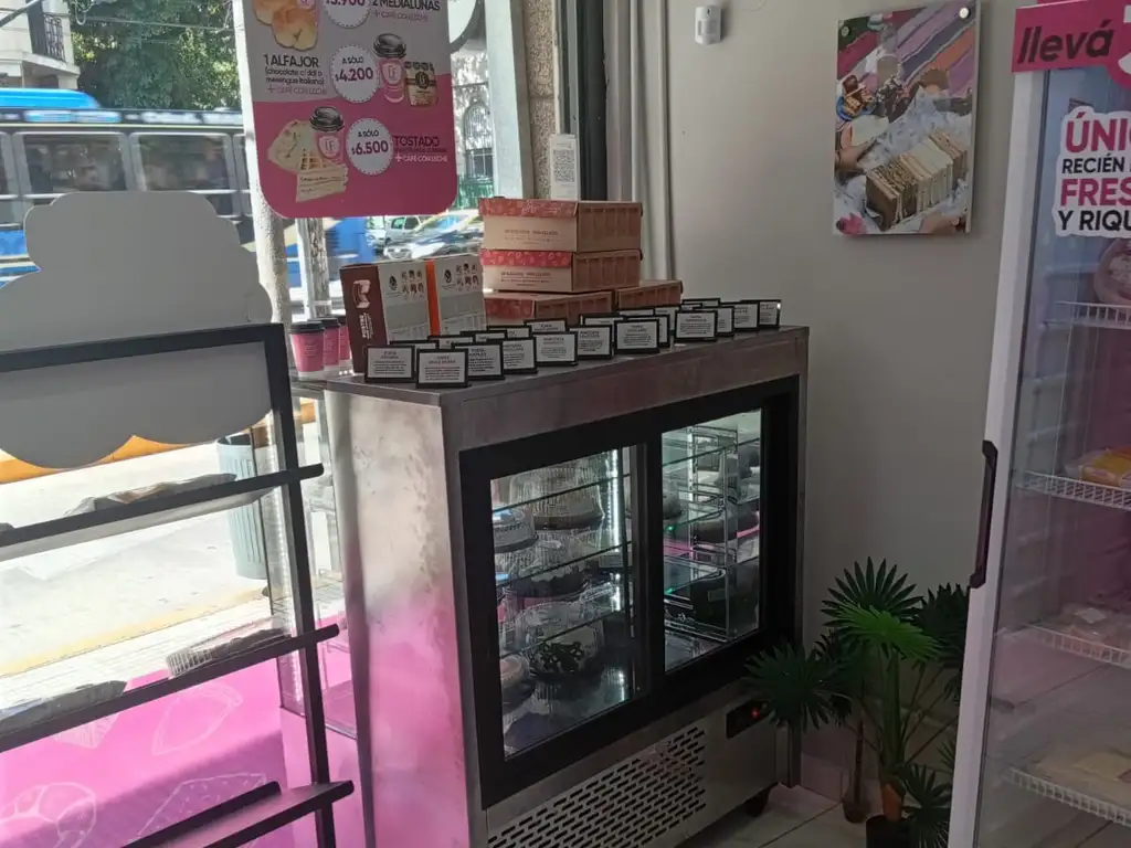 Foto de VENTA DE LOCAL EN FEDERICO LACROZE 2895 CABA, imagen 1