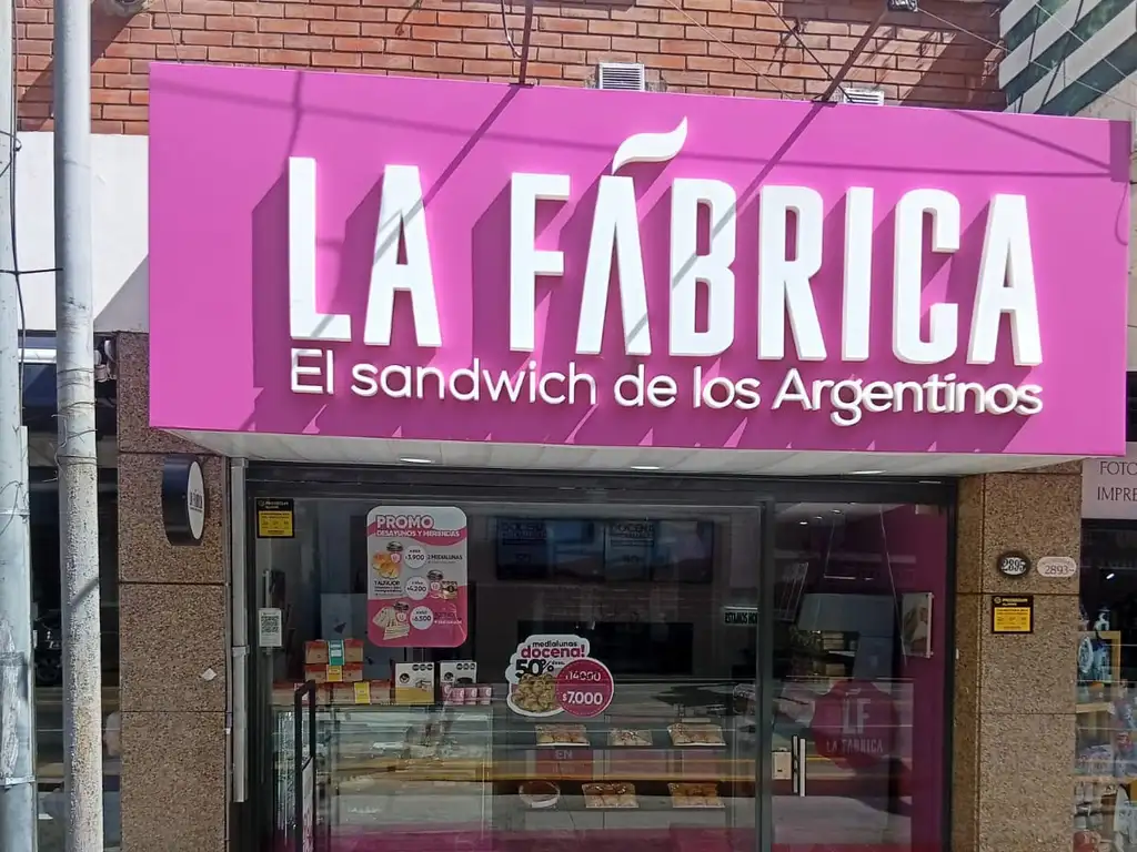 Foto de VENTA DE LOCAL EN FEDERICO LACROZE 2895 CABA, imagen 3