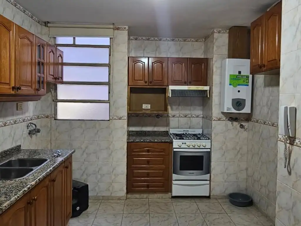 Foto de DEPARTAMENTO SOBRE OROÑO - CONTRAFRENTE, expesas bajas, imagen 4