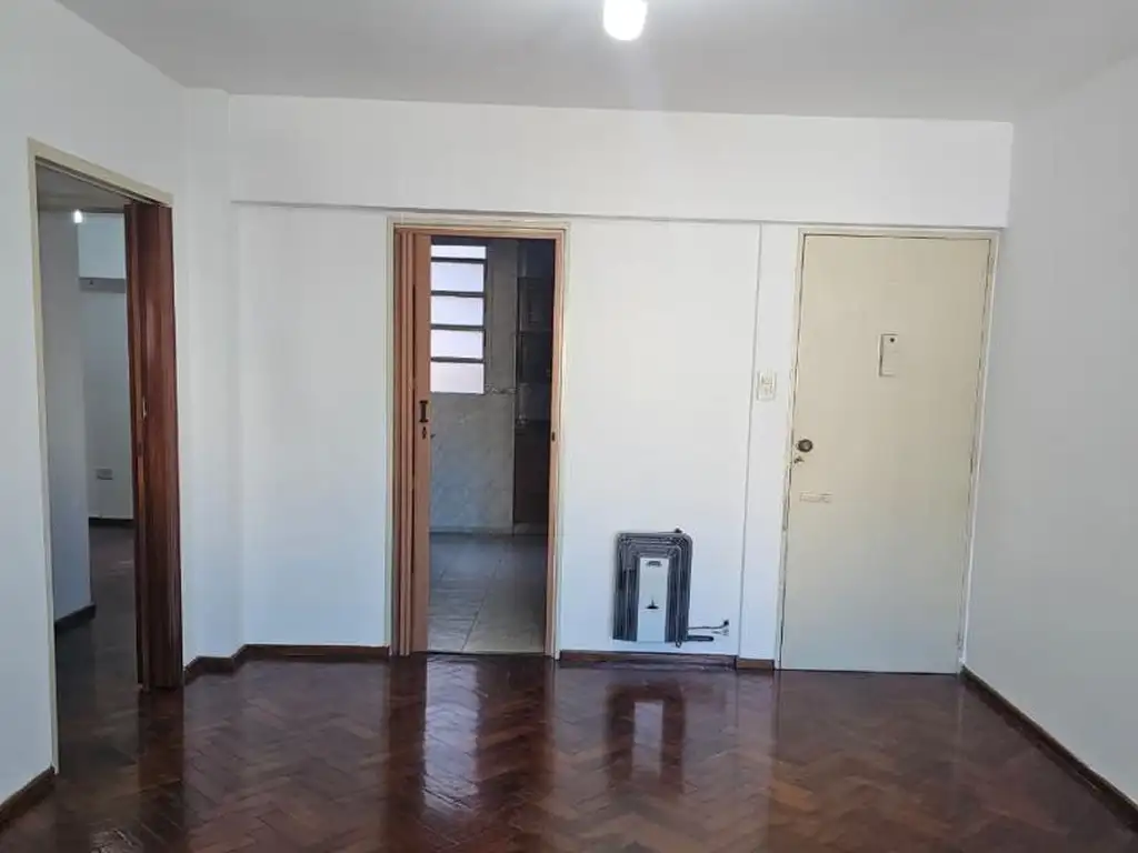 Foto de DEPARTAMENTO SOBRE OROÑO - CONTRAFRENTE, expesas bajas, imagen 2