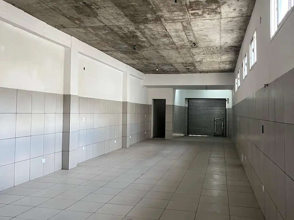 Foto de LOCAL / DEPOSITO - ALQUILER EN MORON -, imagen 2