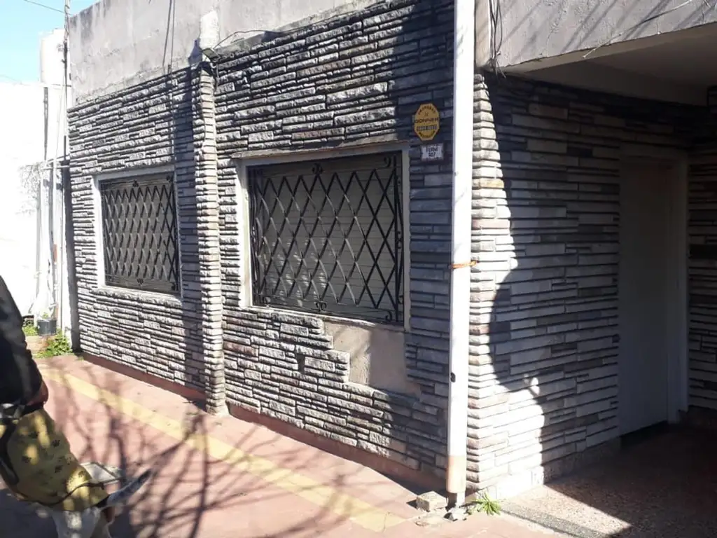 Foto de ALQUILER - CASA 3 AMB. - PATIO AL FRENTE - PALOMAR, imagen 3