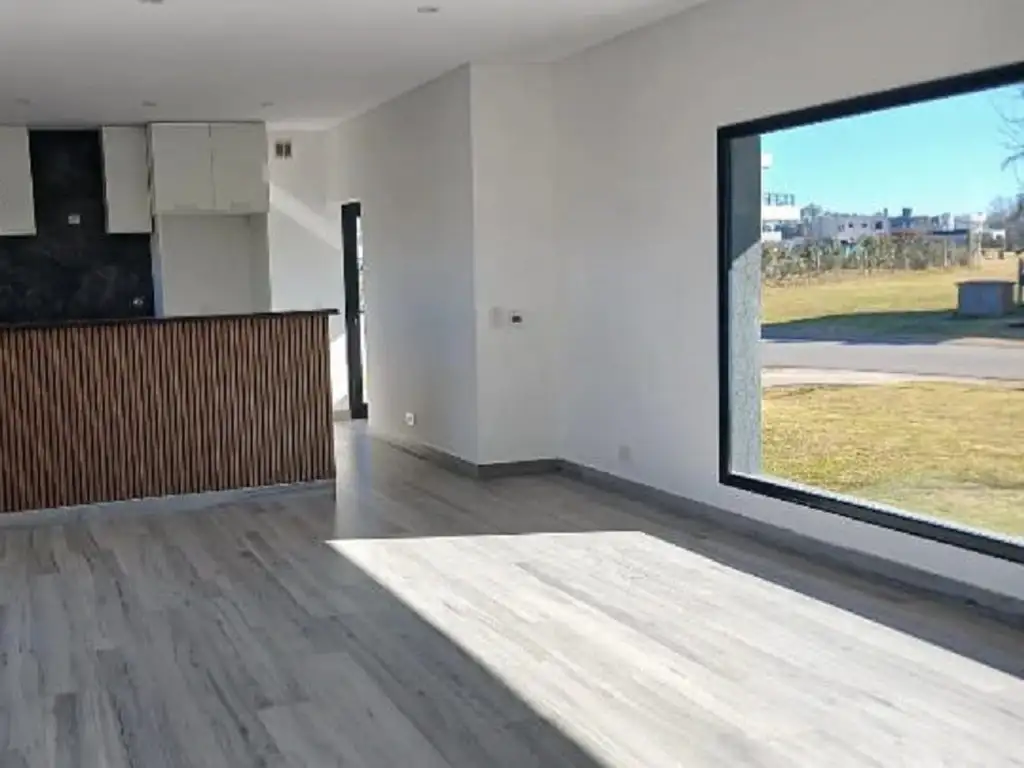 Foto de SE ALQUILA CASA ESTRENAR PILAR, imagen 1