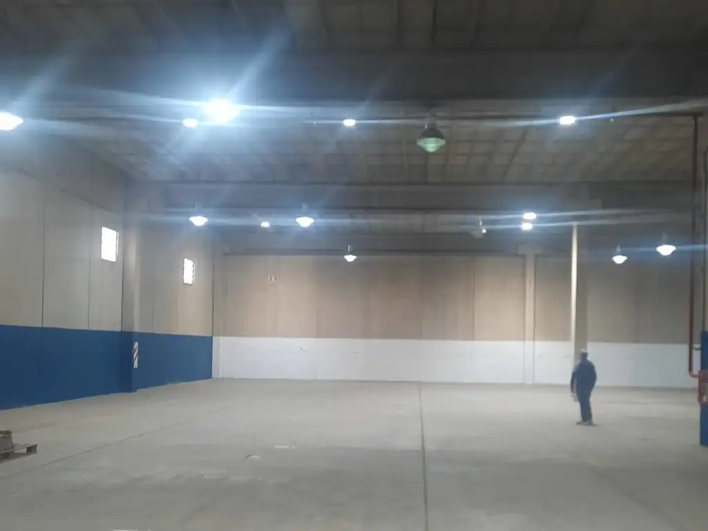Foto de DEPÓSITO ASTORI. EXCELENTE UBICACIÓN 1.100 m2, imagen 4
