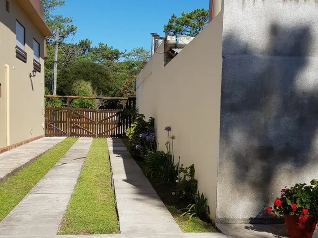 Foto de ALQUILO VIVIENDA AVDA 3 ZONA SUR DEPTO AMPLIO 3 DORMITORIOS: A2188 D, imagen 1
