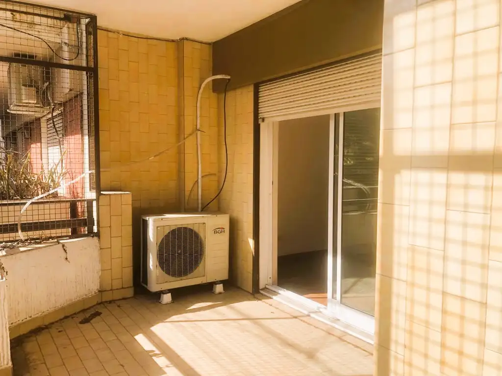 Foto de 4 ambientes con dep en Villa Luro. Patio, balcón y cochera., imagen 3