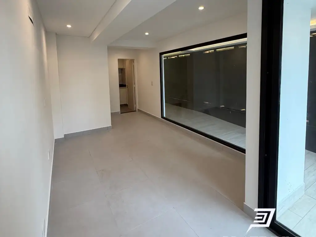 Foto de Local Comercial en Alquiler en Zona Exclusiva – Alto Tránsito, imagen 3