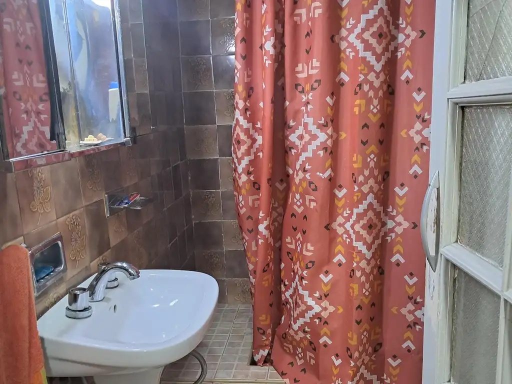 Foto de LOCAL AL FRENTE - 4,50x14- CON BAÑO INSTALADO, imagen 2