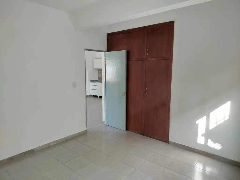 Foto de EXCELENTE DEPARTAMENTO EN GODOY CRUZ, imagen 3