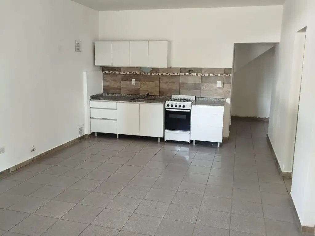 Foto de EXCELENTE DEPARTAMENTO EN GODOY CRUZ, imagen 4