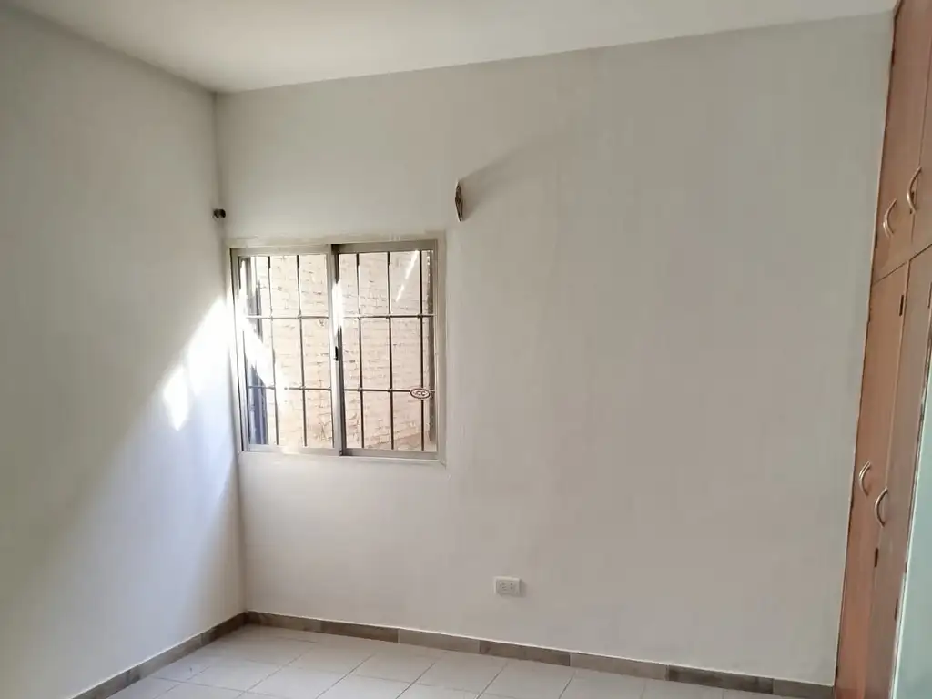 Foto de EXCELENTE DEPARTAMENTO EN GODOY CRUZ, imagen 5