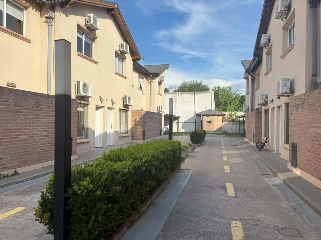 Foto de Casa Dúplex en Alquiler en Zarate Centro, Zárate, G.B.A. Zona Norte, imagen 2