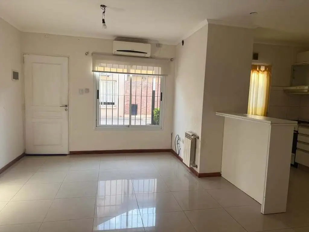 Foto de Casa Dúplex en Alquiler en Zarate Centro, Zárate, G.B.A. Zona Norte, imagen 5