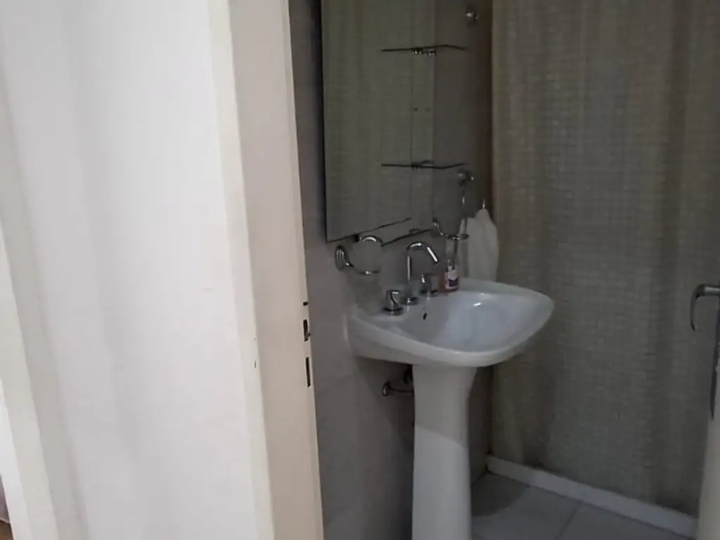 Foto de Agradable monoambiente por escalera, imagen 1