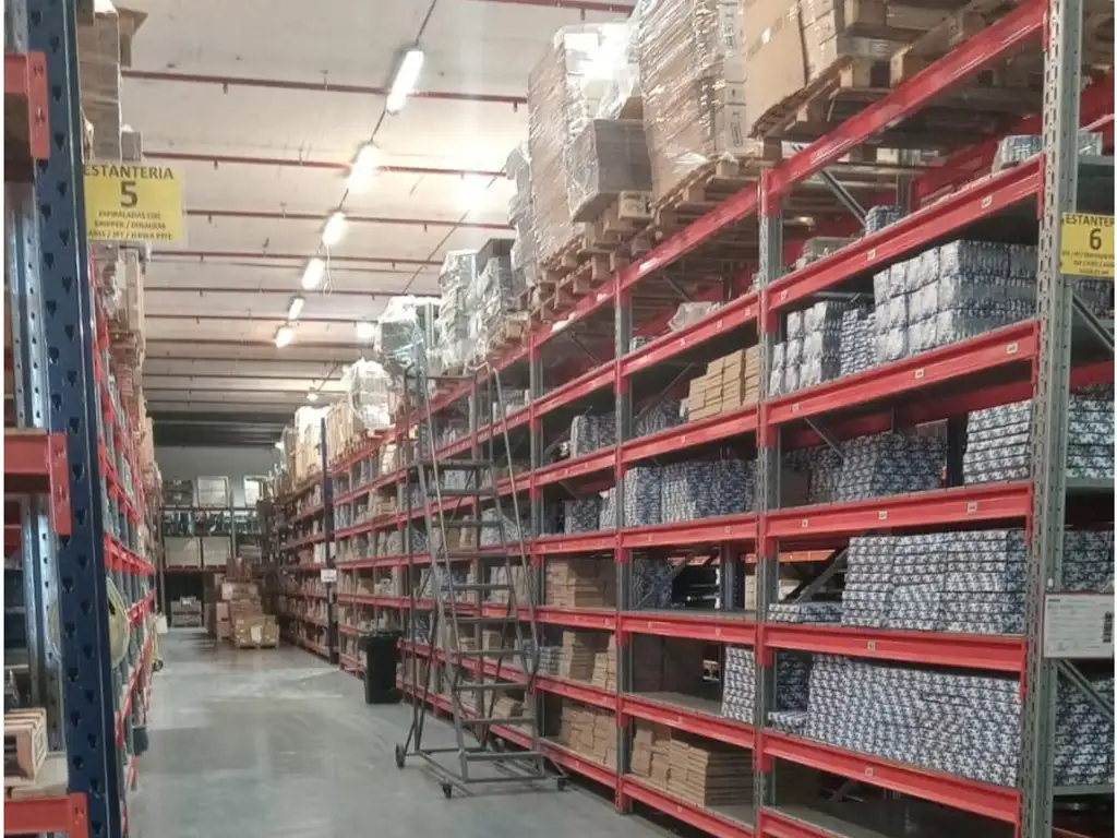 Foto de ALQUILER PREMIUM: Excelente Nave Industrial con Oficinas en Parque, imagen 5