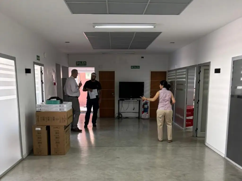 Foto de OPORTUNIDAD LOGÍSTICA E INDUSTRIAL | NAVE 1.900 m² | PARQUE DARWIN, imagen 1