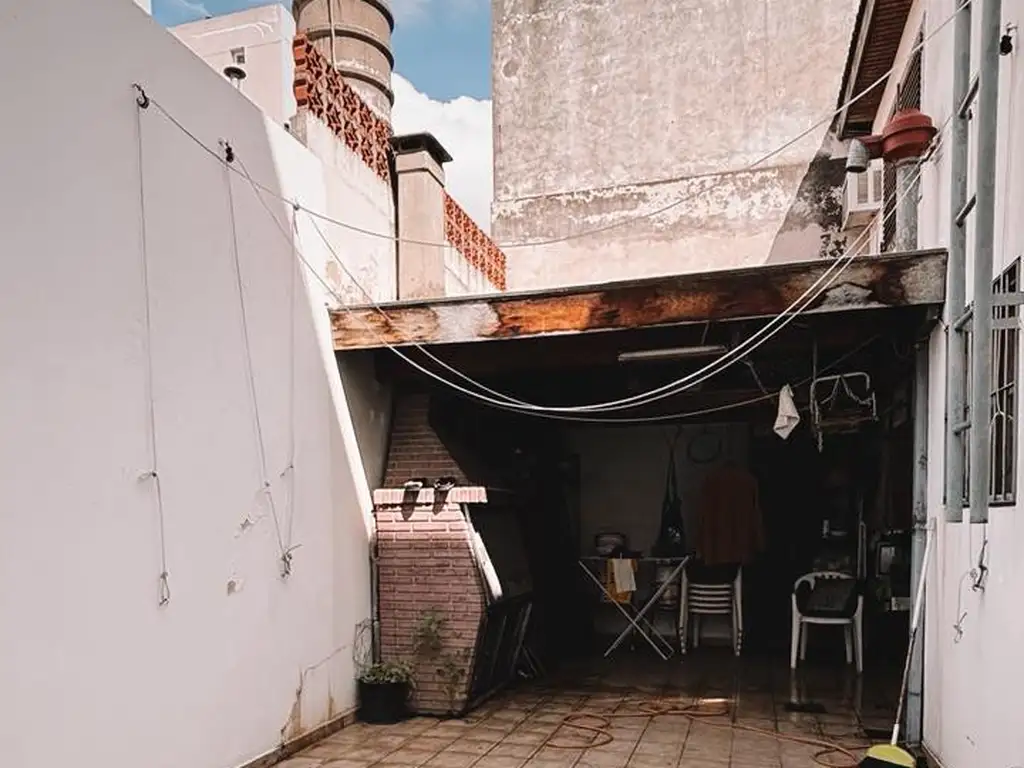 Foto de CASA A LA VENTA EN LINIERS, imagen 1