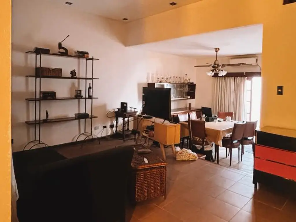 Foto de CASA 4 AMBIENTES CON PATIO Y GARAGE, imagen 3
