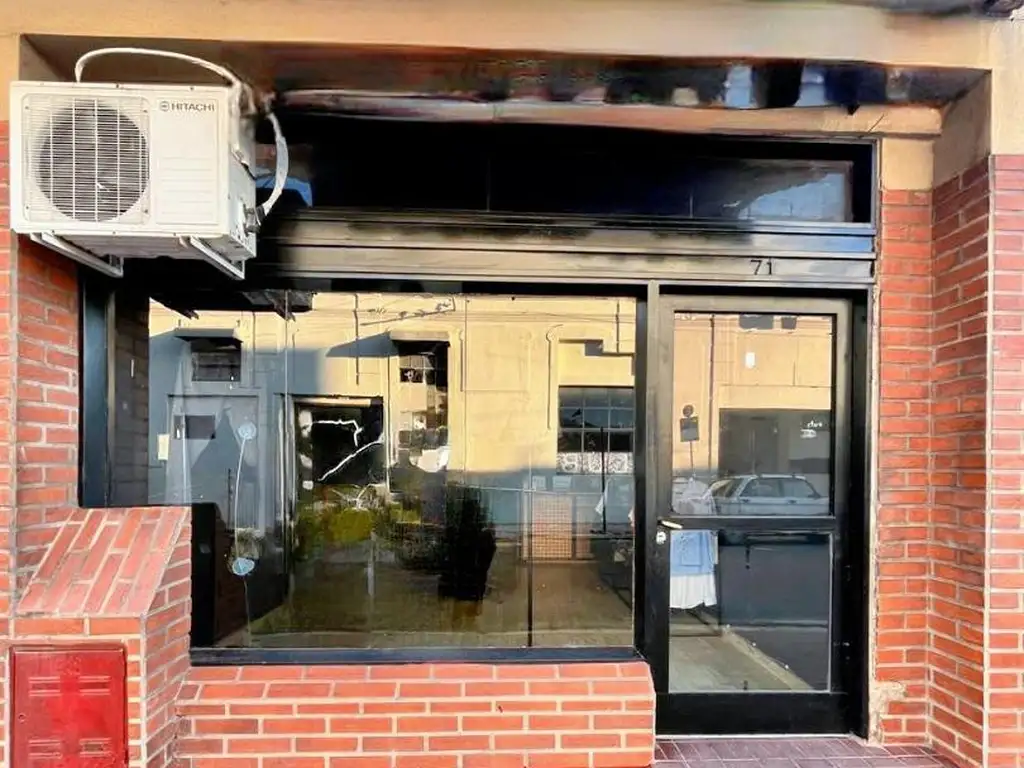 Foto de Local céntrico con Vidriera, imagen 1