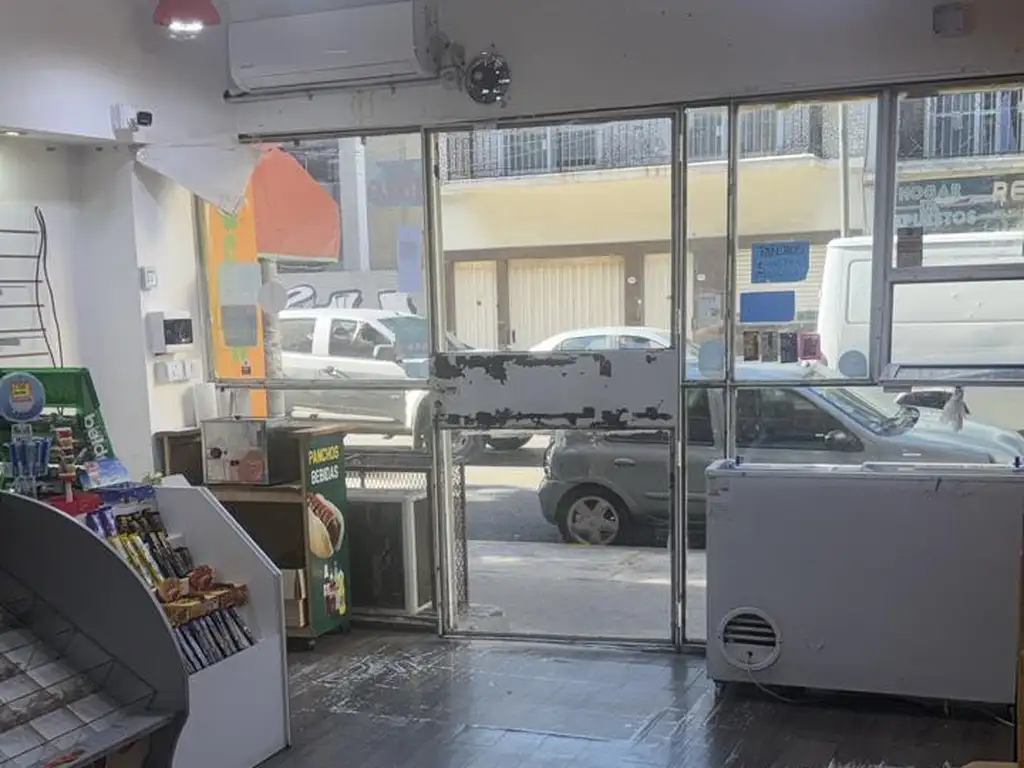 Foto de Maxikiosco sobre Av. Juan B. Alberdi a dos cuadras de Plaza Flores, imagen 4