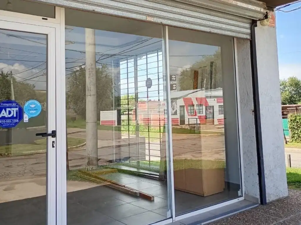 Foto de ALQUILO LOCAL ESQUINA VILLA ALLENDE, ZONA ALTAMENTE COMERCIA, imagen 3