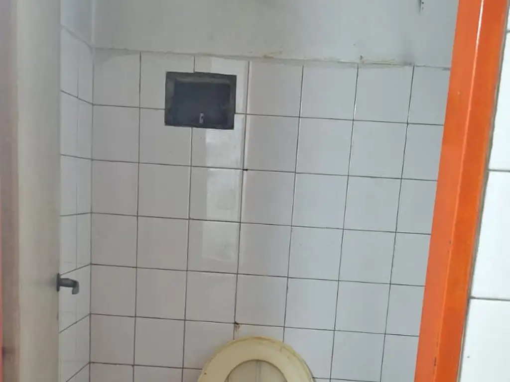 Foto de LOCAL COMERCIAL SOBRE AVENIDA CONCURRIDA, imagen 2