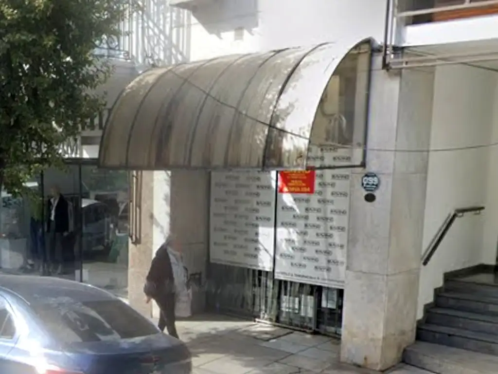 Foto de LOCAL COMERCIAL 27 m2 CON VIDRIERA Y BAÑO. ALSINA 120 AVELLANEDA CENTRO, imagen 1