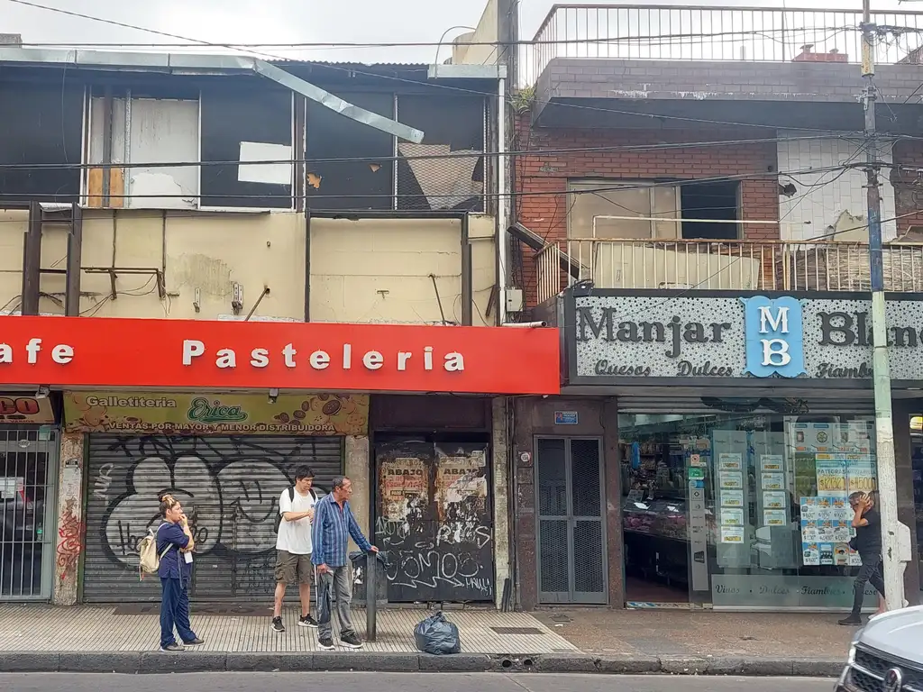 Foto de Local Av Rivadavia 18083 Moron centro, imagen 1