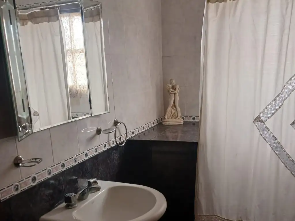 Foto de Dos casas Ubicadas en calle Necochea 426, imagen 3