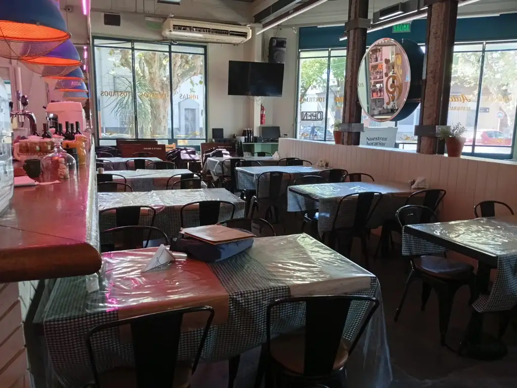 Foto de Excelente Restaurante En Ochava, Zona De Villa Luro, imagen 2