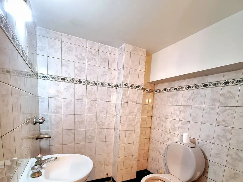 Foto de Local en Alquiler en Zárate. Planta baja libre aprox.40m2 + Oficina con, imagen 2