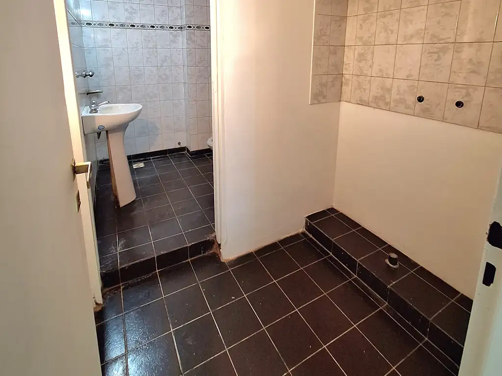 Foto de Local en Alquiler en Zárate. Planta baja libre aprox.40m2 + Oficina con, imagen 5
