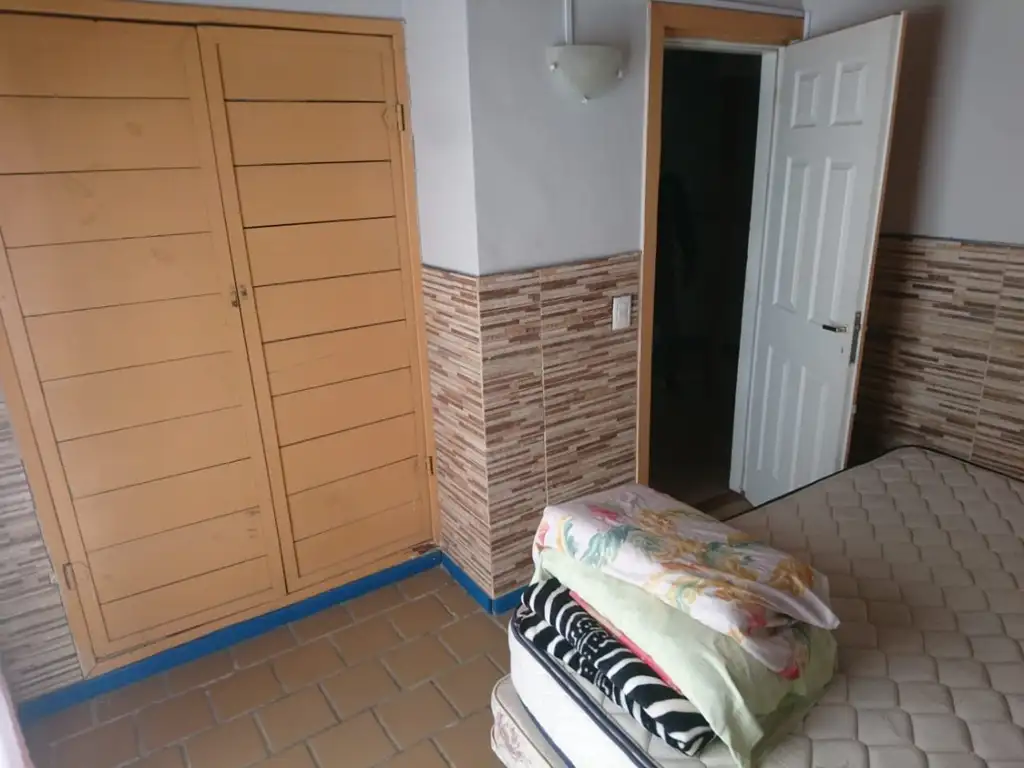 Foto de casa en venta 5 ambientes a 2 cuadras del mar, imagen 2
