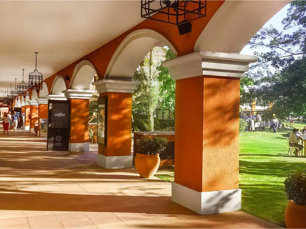 Foto de Locales en Alquiler en Pueblo Caamaño, Pilar, imagen 2