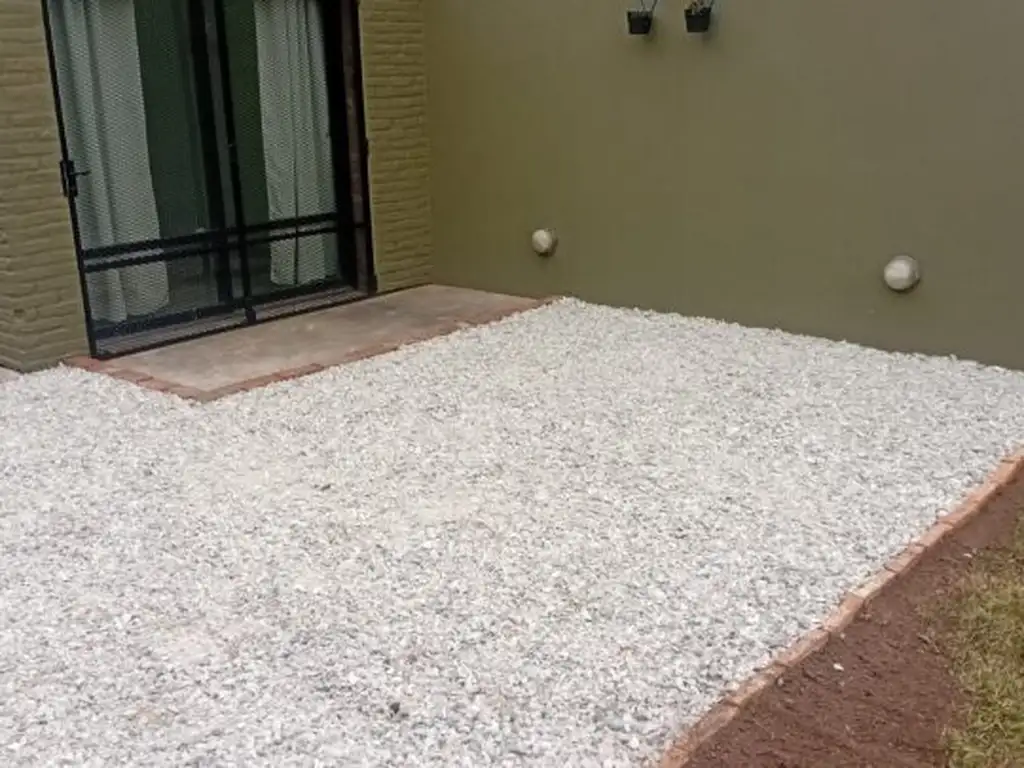 Foto de FUNES. ALQUILER CASA 1 DORM MAS COMODIN.PILETA, imagen 3