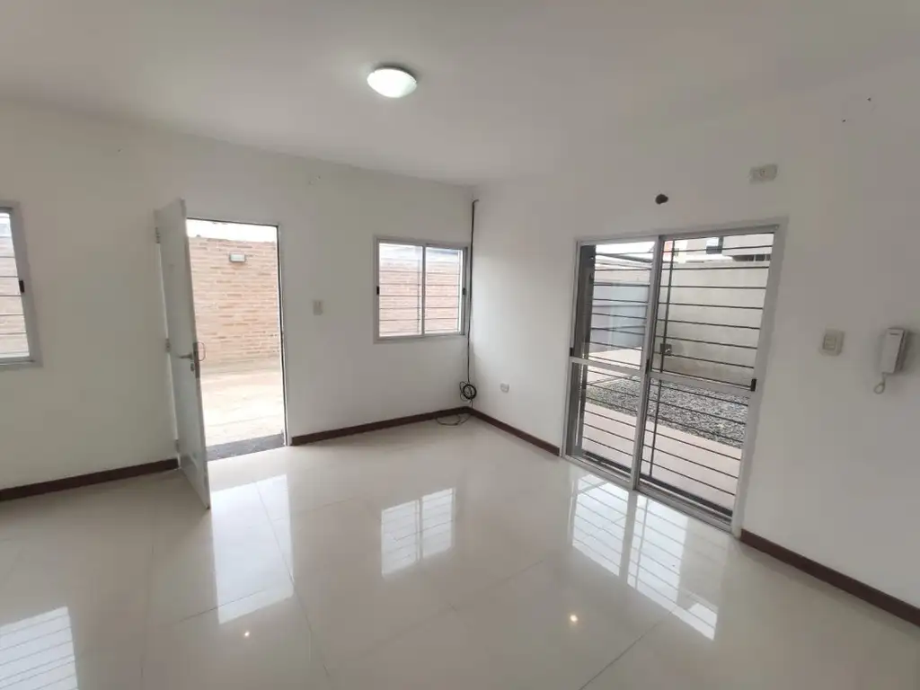 Foto de CASAS - DUPLEX - OTRAS ZONAS, RESISTENCIA, imagen 2