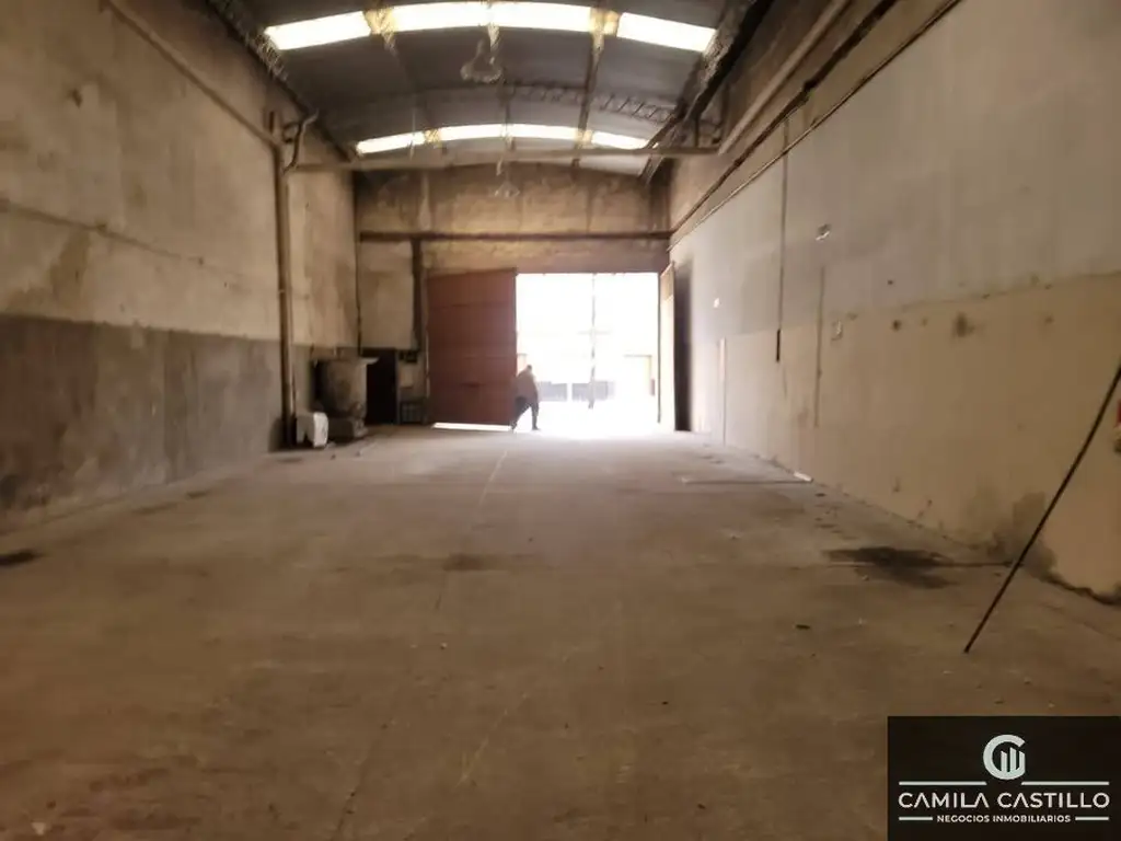 Foto de Galpón en alquiler de 455m2 ubicado en Villa Juan Martín de Pueyrredón, imagen 1