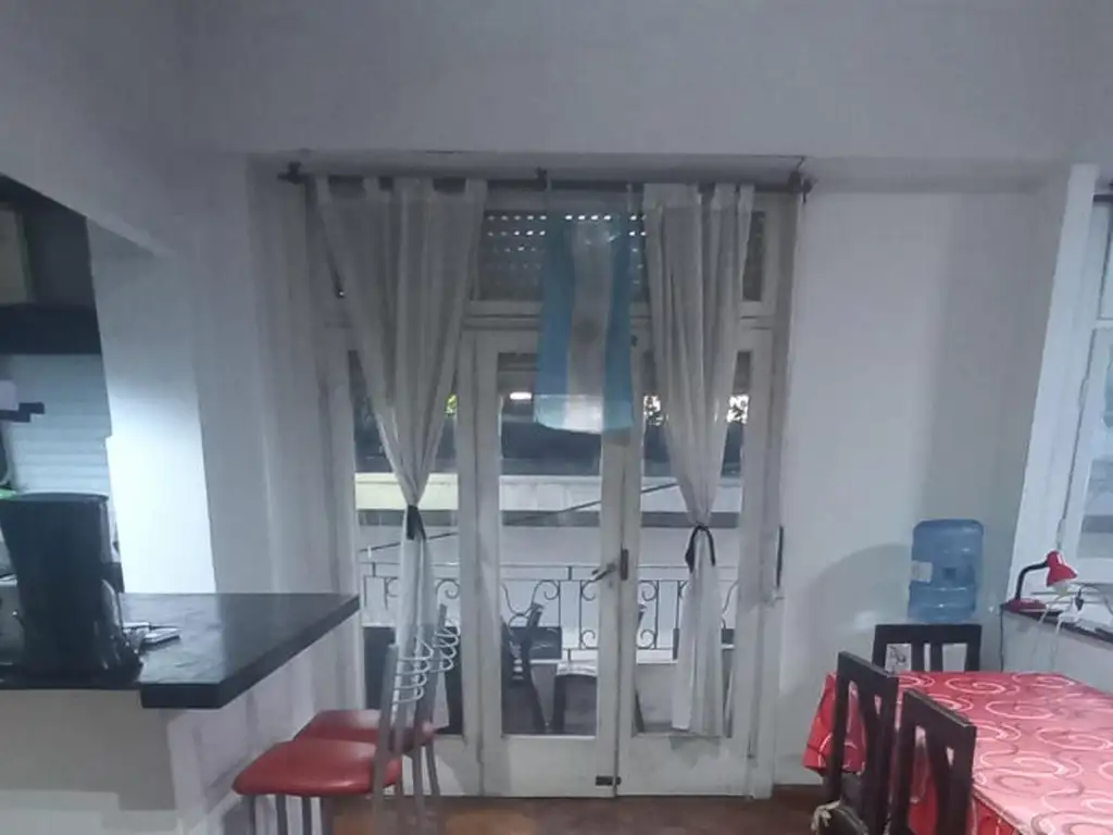 Foto de EXCELENTE DEPARTAMENTO 3 AMBIENTES AL FRENTE CON BALCON CORRIDO, imagen 4
