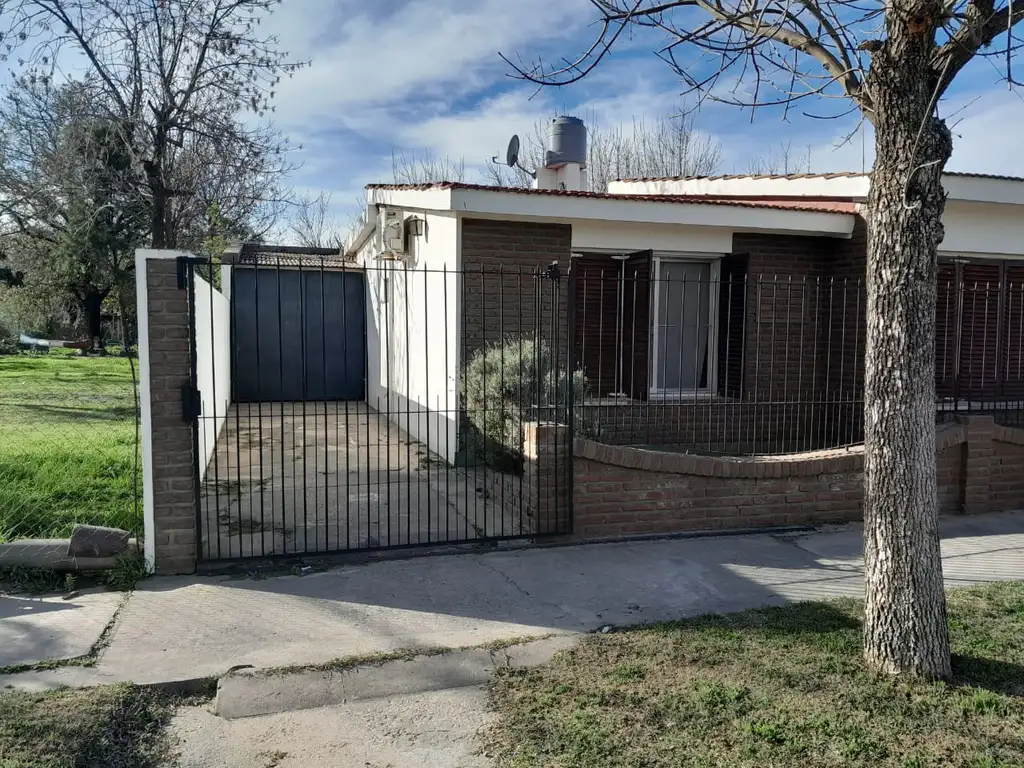 Foto de Casa Chalet, a 50 metros de la Ruta 11, imagen 2