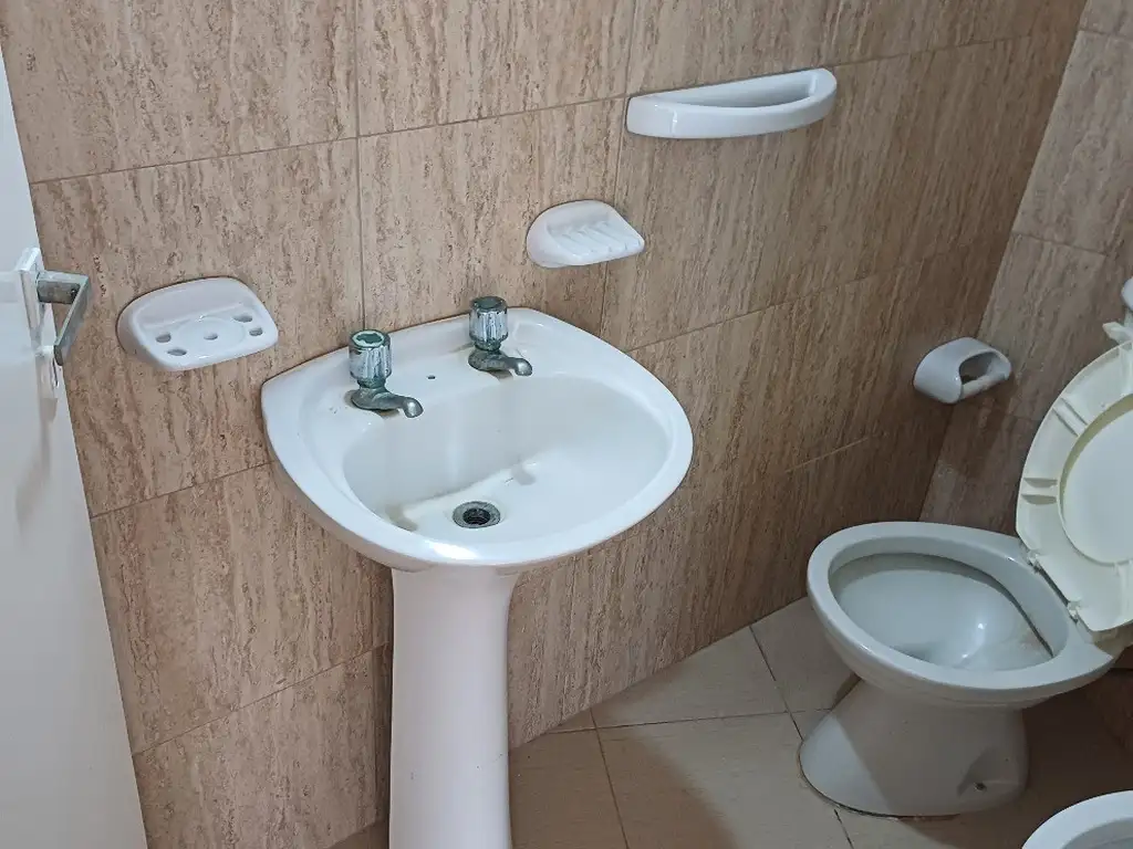 Foto de DEPARTAMENTO 3 AMBIENTES - ZONA CENTRO, PRESIDENTE ROQUE SÁENZ PEÑA, imagen 3