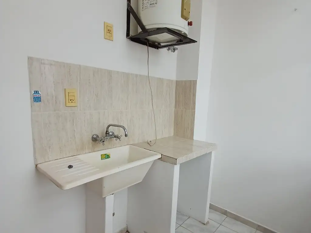 Foto de DEPARTAMENTO 2 DOR.C/DEP - ZONA CENTRO, PRESIDENTE ROQUE SÁENZ PEÑA, imagen 2