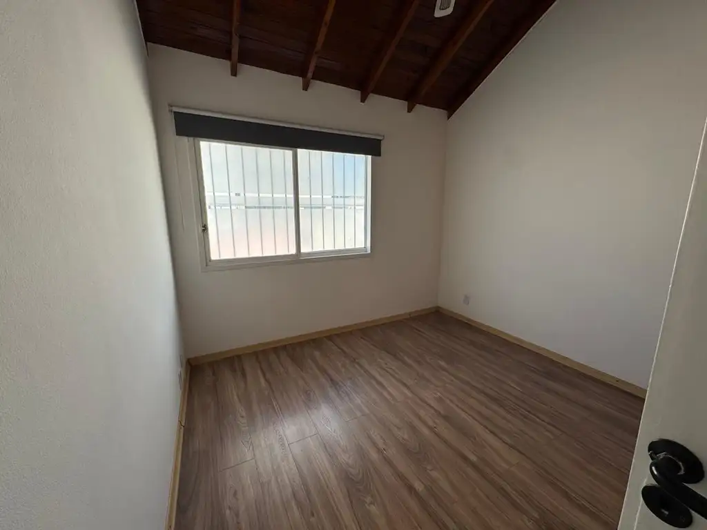 Foto de PH 2 AMB AL FONDO EN PLANTA ALTA CON TERRAZA SEMICUBIERTA.REF.907, imagen 4