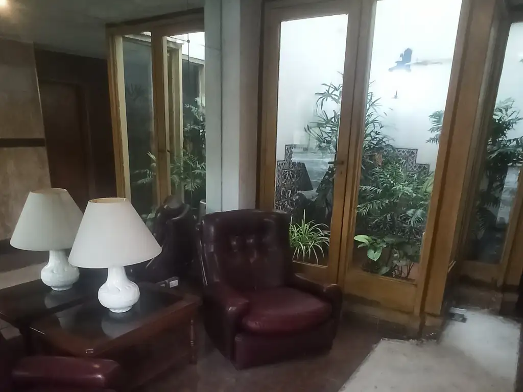 Foto de Excelente y amplio departamento al contrafrente, imagen 3