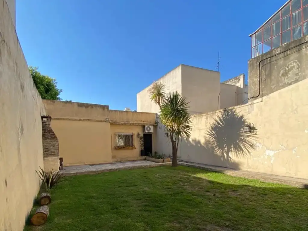 Foto de CASA LOTE PROPIO CON JARDIN COCHERA PARA 3 AUTOS, imagen 3