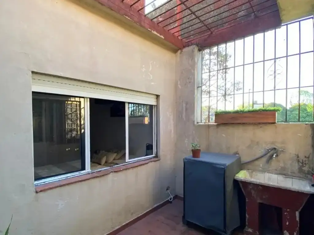 Foto de CASA LOTE PROPIO CON JARDIN COCHERA PARA 3 AUTOS, imagen 5